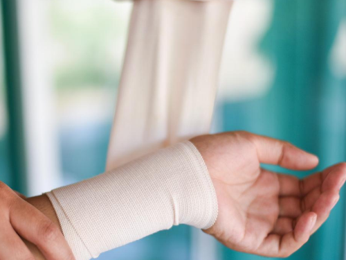 精神分裂症男子病发咬伤办案民警，冠领律师细致工作为其争取到不起诉决定-1