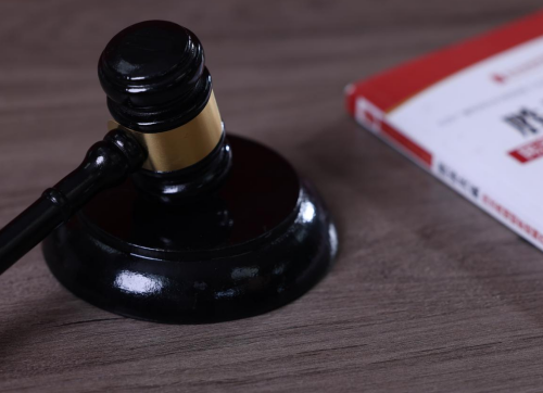 上海七旬老人卖房遇违约,冠领律师代理起诉确认合同解除并扣留定金-2 上海七旬老人卖房遇违约,冠领律师代理起诉确认合同解除并扣留定金-2