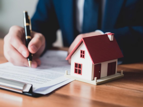 公房搬迁引发一家七口遗产争夺战，冠领律师助五位委托人夺回应得份额-1