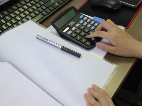 深圳销售员提成工资被公司无故拖欠，冠领律师助其追回11.6万元欠薪与补偿-1