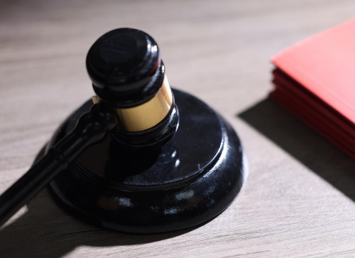 月工资从17000骤降到2500，冠领律师通过仲裁确认委托人应获57万余元补偿-2