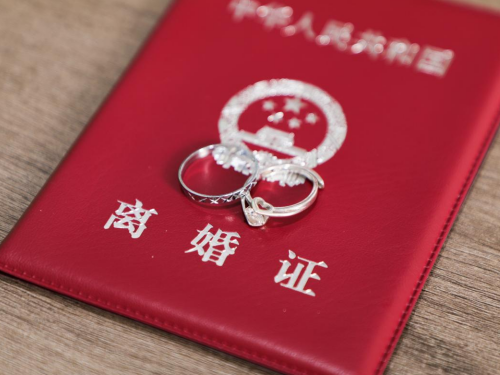 17万房产补偿款前夫拖欠4年,冠领律师助女子获判决令对方7日内还清-1 17万房产补偿款前夫拖欠4年,冠领律师助女子获判决令对方7日内还清-1